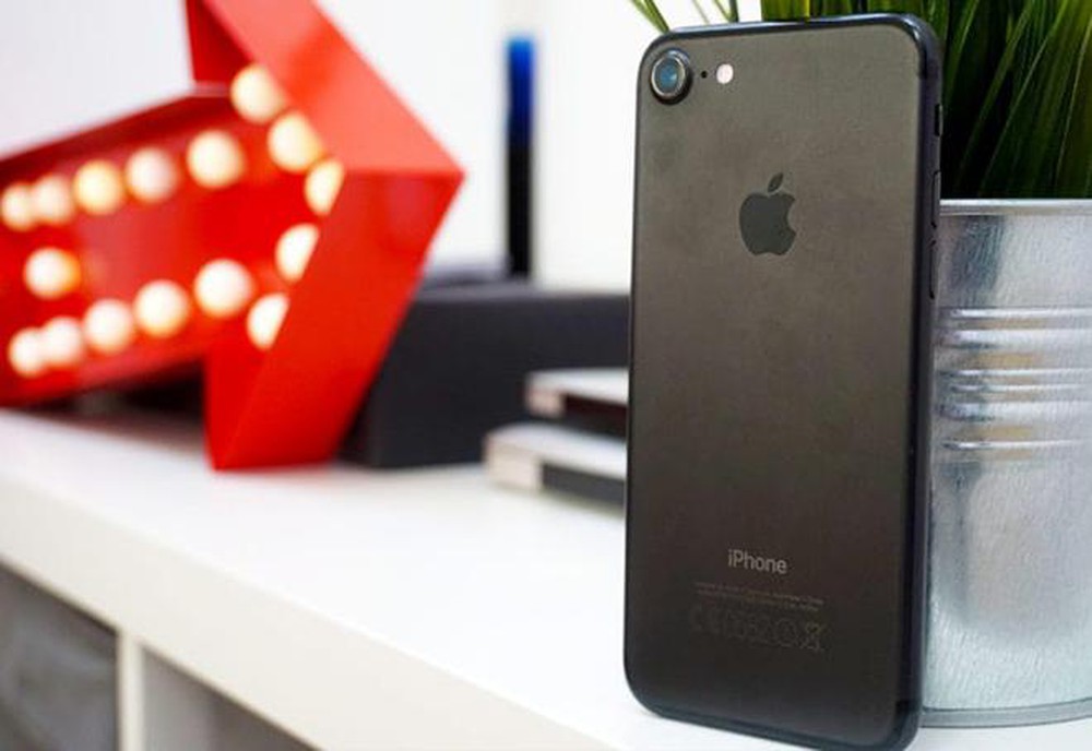 Cách khắc phục nhanh tình trạng iPhone 7 bị nóng gần camera 4 iphone 7 bi nong gan camera 3 Cách khắc phục nhanh tình trạng iPhone 7 bị nóng gần camera