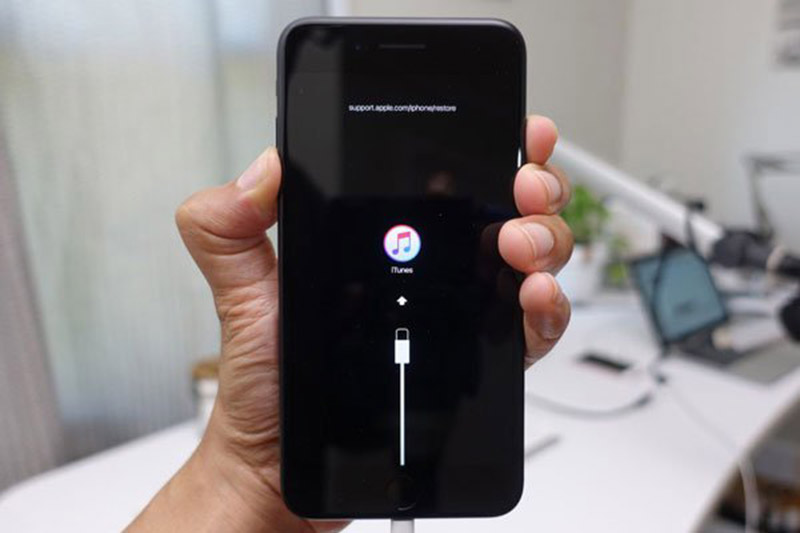 Cần làm gì khi điện thoại iPhone 8 Plus bị lỗi treo táo? 7 iphone 8 plus bi treo tao 3 Cần làm gì khi điện thoại iPhone 8 Plus bị lỗi treo táo?
