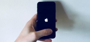 iphone 8 plus treo táo