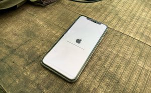 iphone x bi treo tao Hướng dẫn cách khởi động lại iPhone X bị treo logo táo nhấp nháy