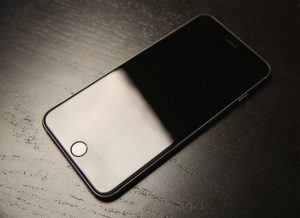 iphone 6s plus toi nua man hinh 2 Lỗi iPhone 6S Plus tối nửa màn hình bên trái và bên phải