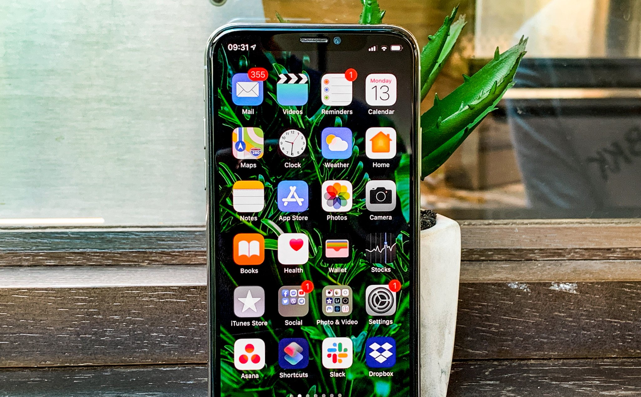 Nắm vững những vấn đề cần lưu ý khi iPhoneX bị đơ màn hình 6 iphone x bi do man hinh 2 Nắm vững những vấn đề cần lưu ý khi iPhoneX bị đơ màn hình