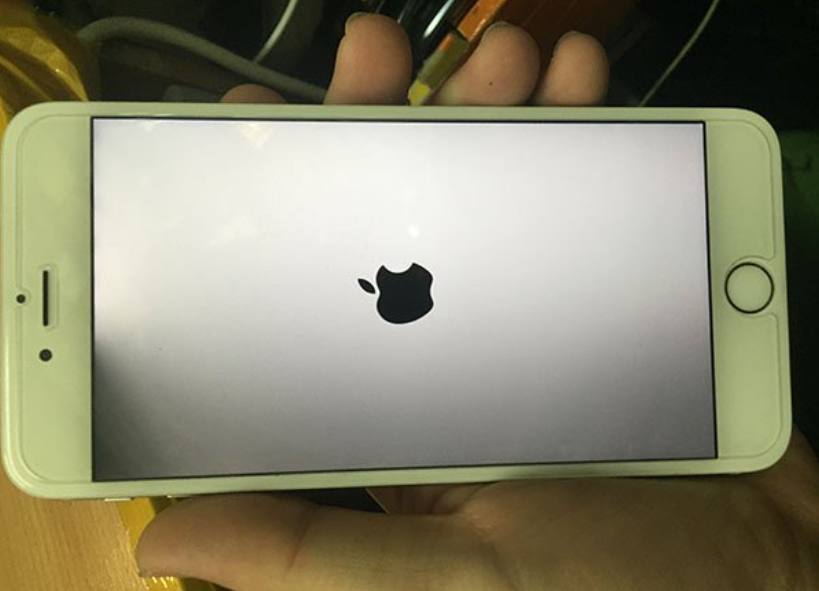 Sửa iPhone 12 Pro bị đen màn hình 13 Sua iPhone 6 bi den man hinh Sửa iPhone 12 Pro bị đen màn hình