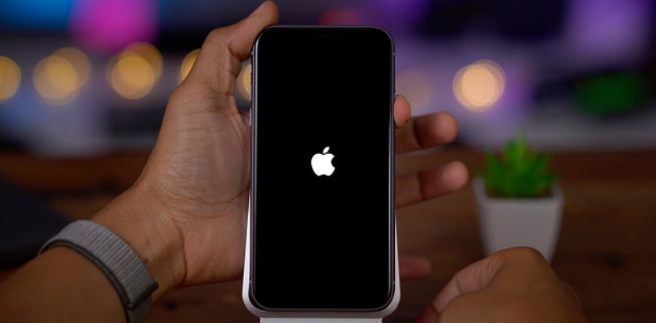Sửa iPhone 7 sạc không vào pin 21 Sua iPhone 6 sac khong vao pin 2 Sửa iPhone 7 sạc không vào pin