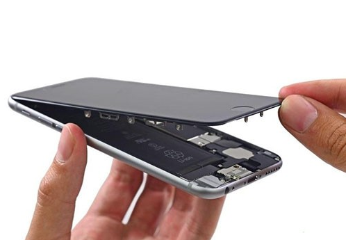Thay kinh lung iPhone 8 1 Thay kính lưng iPhone 11