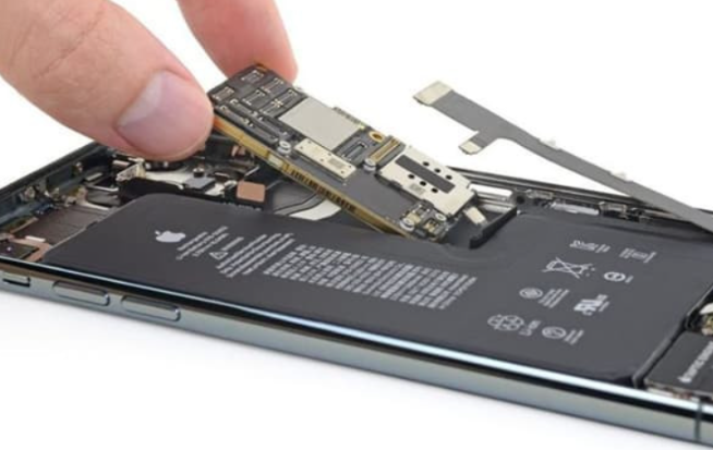 Thay o cung iPhone 6 3 Thay ổ cứng iPhone 12 Mini