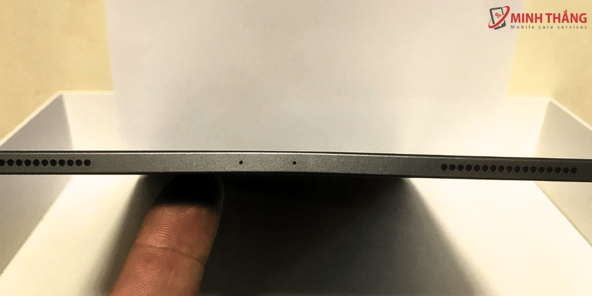 Thay Vỏ iPad Pro 10.5 11 vo iPad bi cong mop meo Thay Vỏ iPad Pro 10.5
